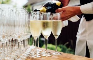 espumante para casamento - servir