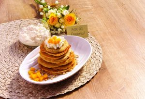 panqueca-de-aveia-e-cottage