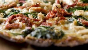 harmonização de vinhos pizza rucula