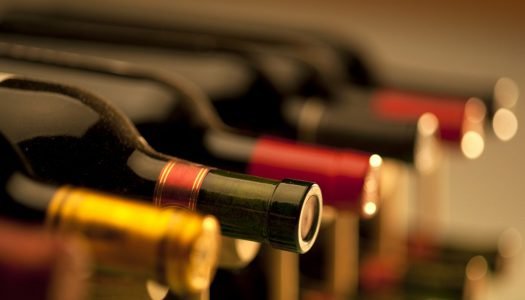 Como guardar vinhos em casa? Confira cuidados que você deve ter