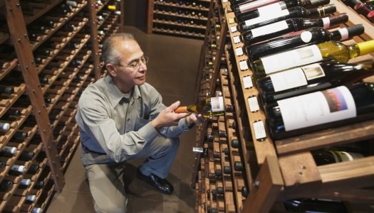 Como guardar vinhos em casa? Confira cuidados que você deve ter