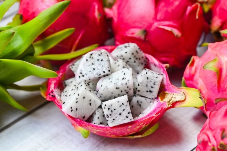 Pitaya: tipos, benefícios e como consumir a fruta do momento