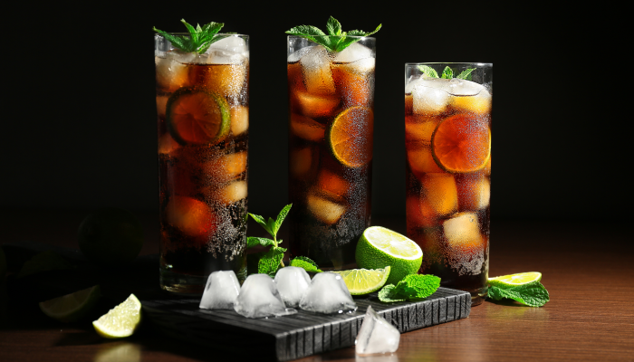 drinks com rum - cuba libre