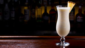 drinks com rum - pina colada