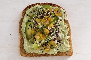 tartine de abacate