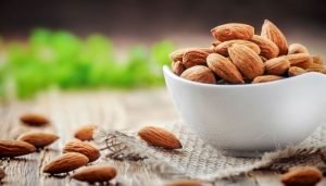 alimentos ricos em cálcio amêndoas