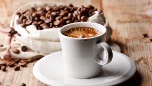 microlotes de café xícara