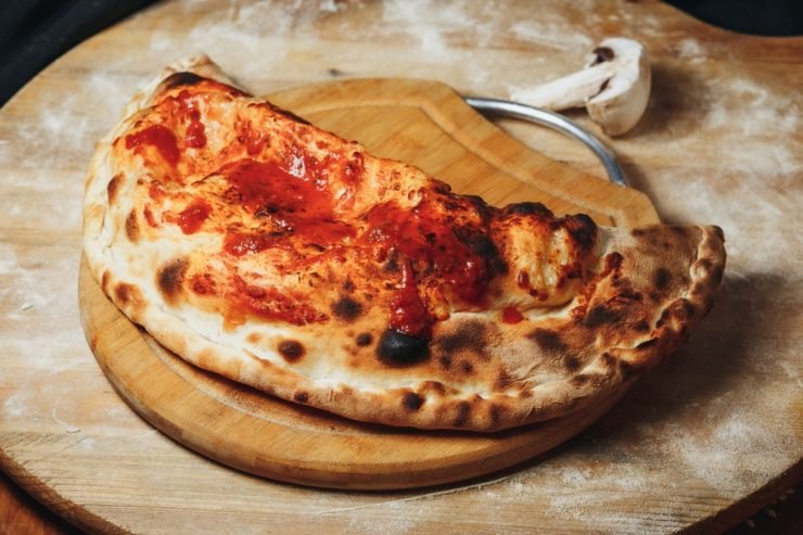 Como fazer calzone caseiro? Receita simples e deliciosa