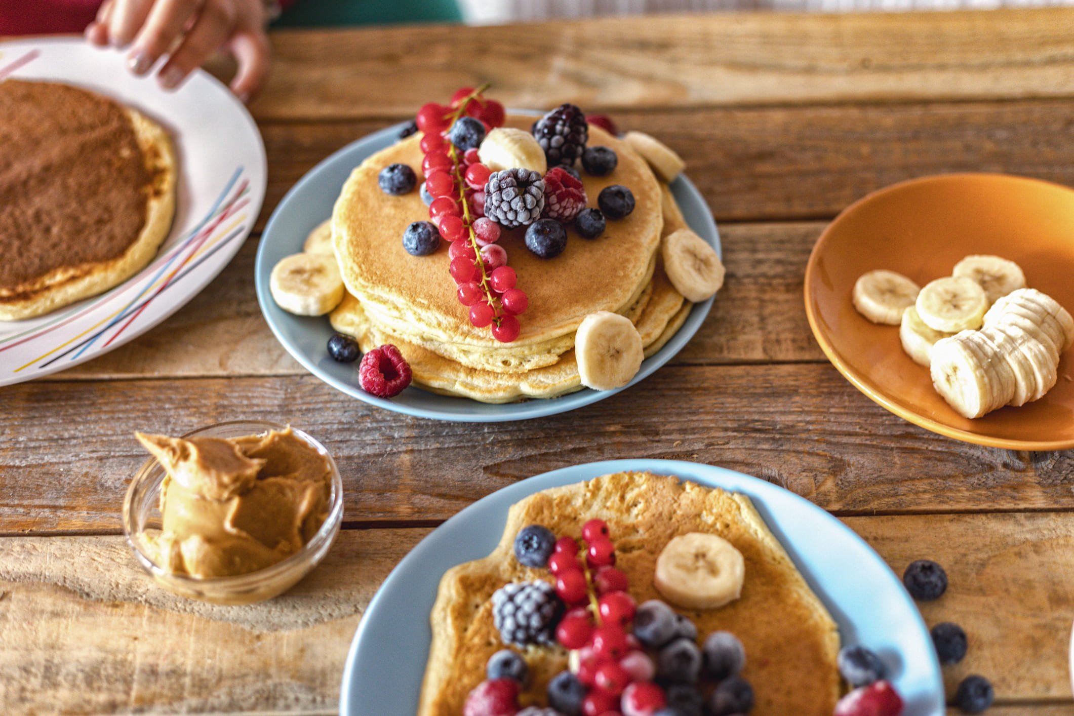 Panquecas decoradas com frutas