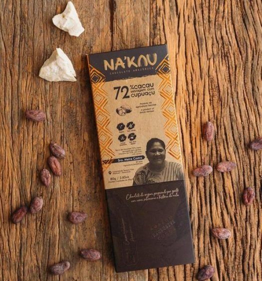 Embalagem do chocolate Na’kau com 72% de cacau e cupuaçu.