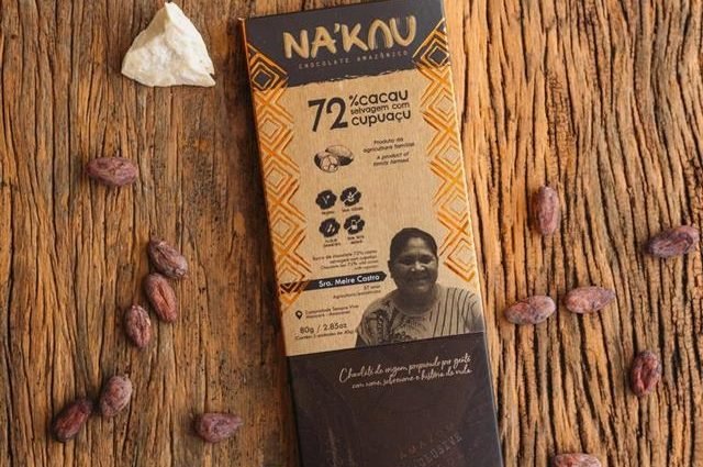 Embalagem do chocolate Na’kau com 72% de cacau e cupuaçu.