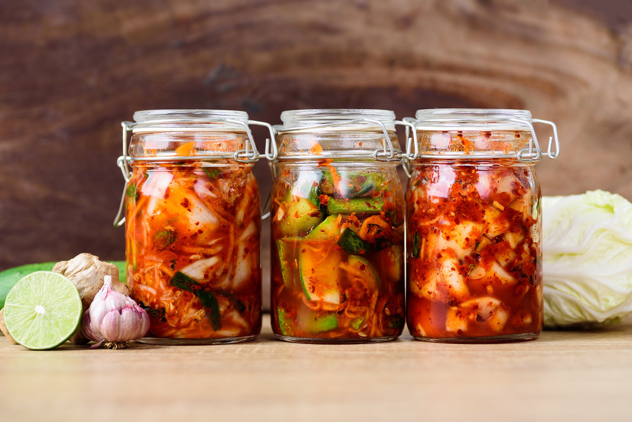 Potes de kimchi variados