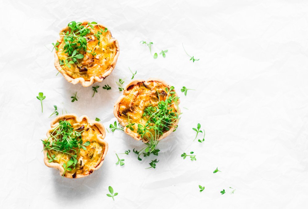 Bolinho de alho-poró com requeijão.