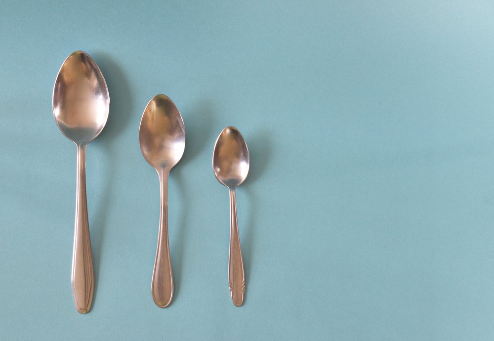 Conjunto de colheres de mesa em diferentes tamanhos